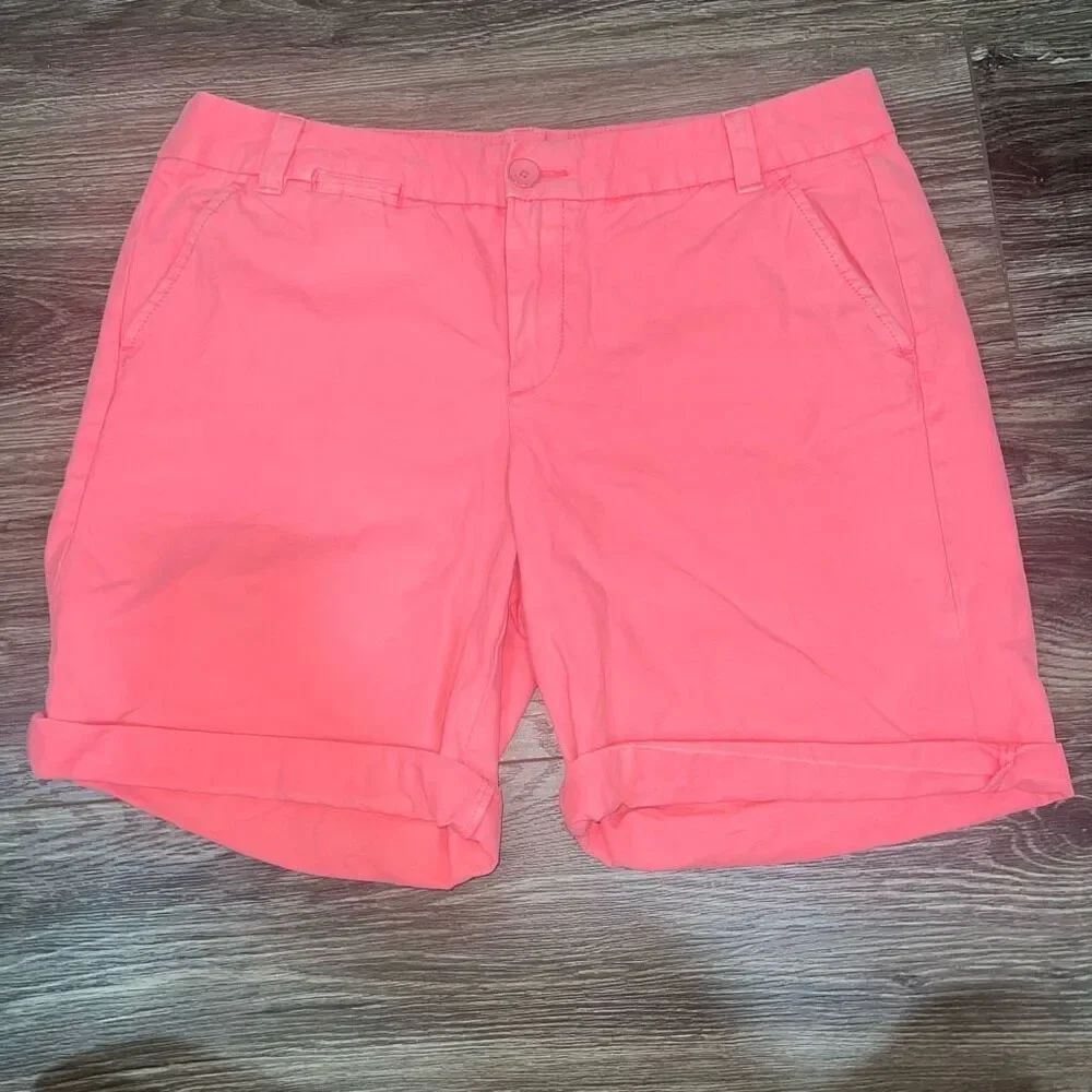 GAP WOMEN'S BOYFRIEND ROLL-UP SHORTS IN NEON BLAZING PINK